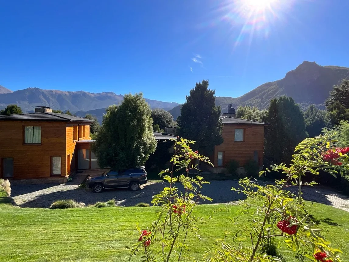 Casa de 6 ambientes en venta en San Carlos de Bariloche, Arelauquen Casa Q 0, foto 3
