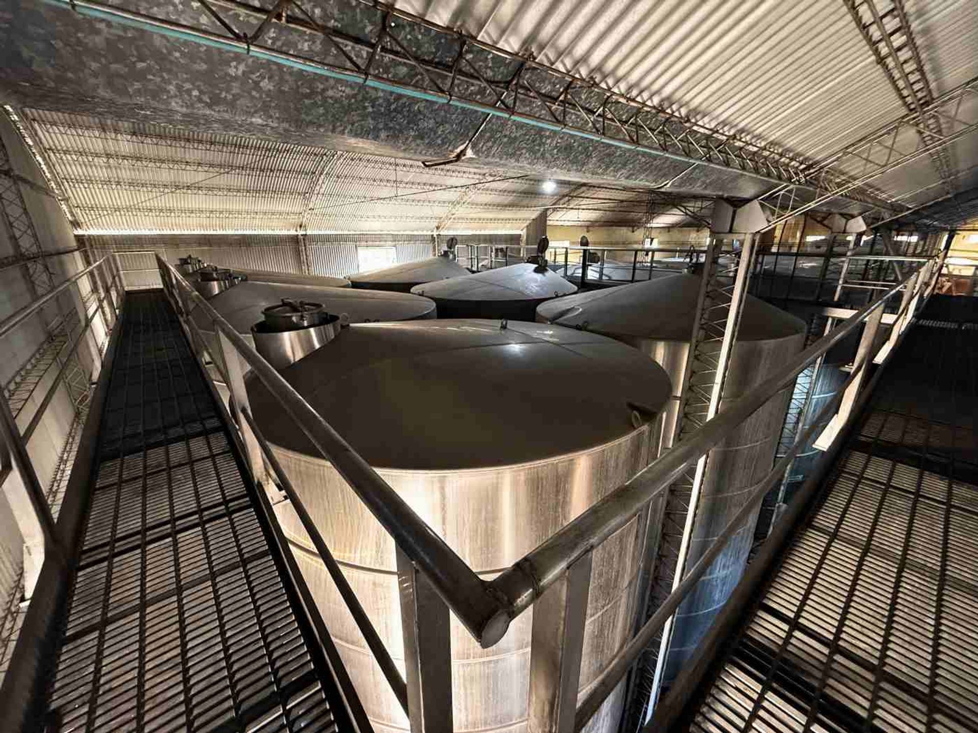 Bodega en Carril Costa Canal Montecaseros 0