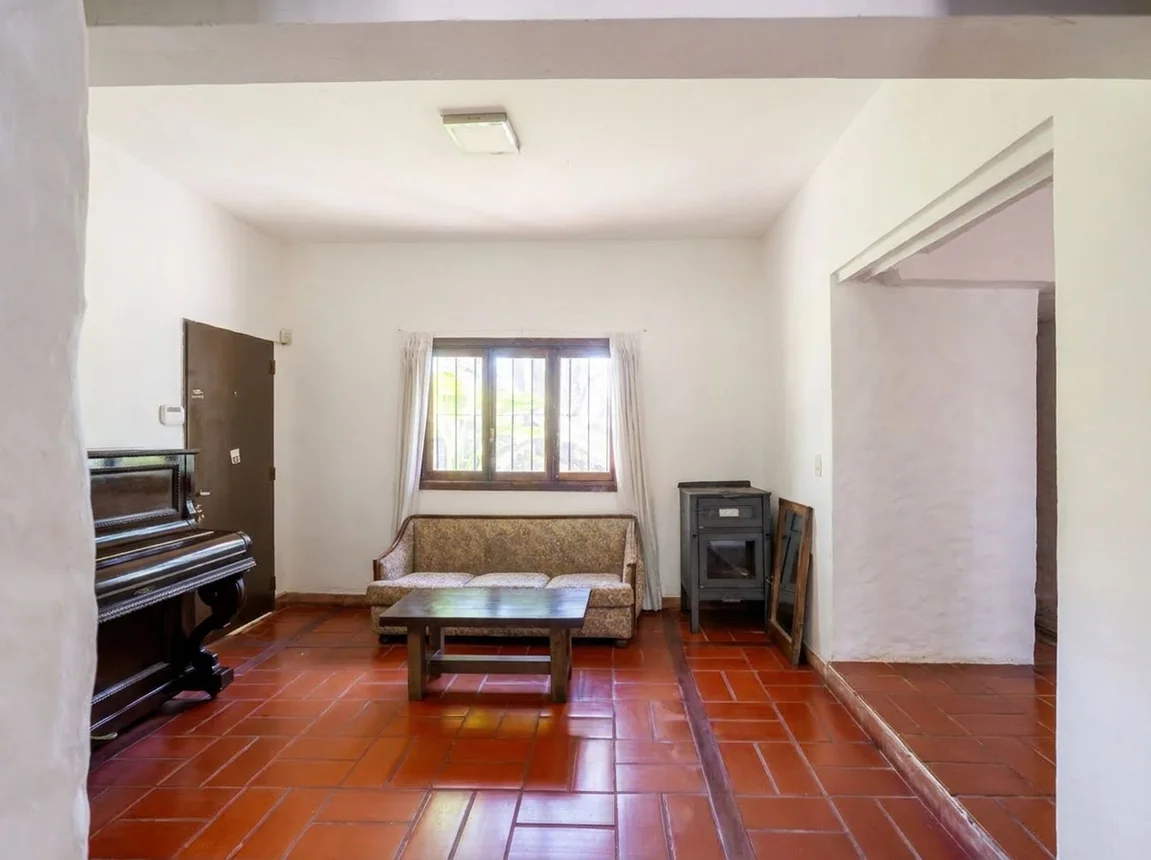Casa de 4 ambientes en venta en Ranelagh, Calle 312 1700, foto 2