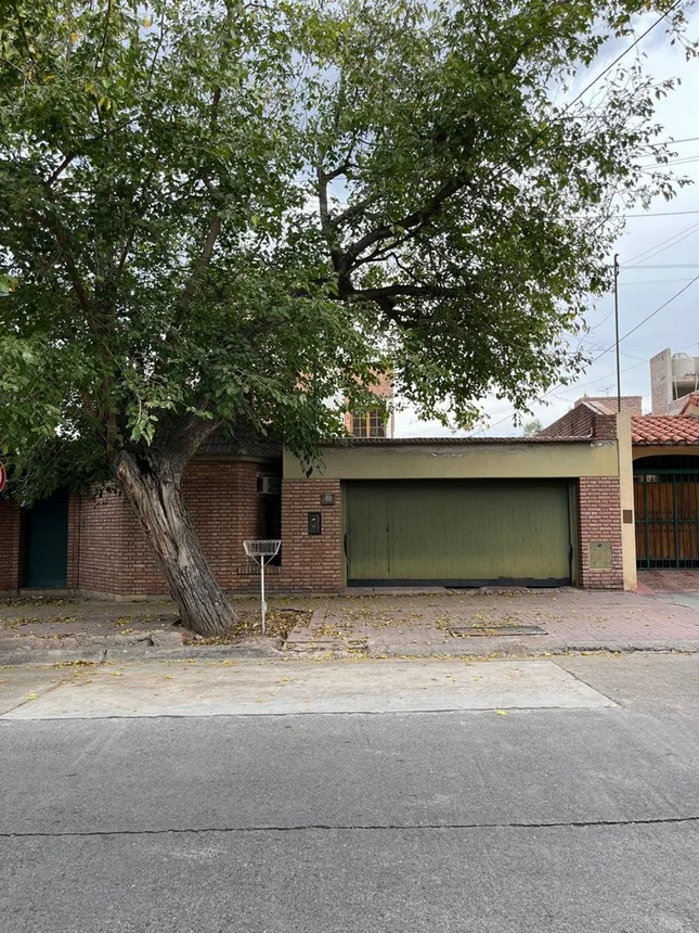 Casa en venta en Mendoza, foto 2