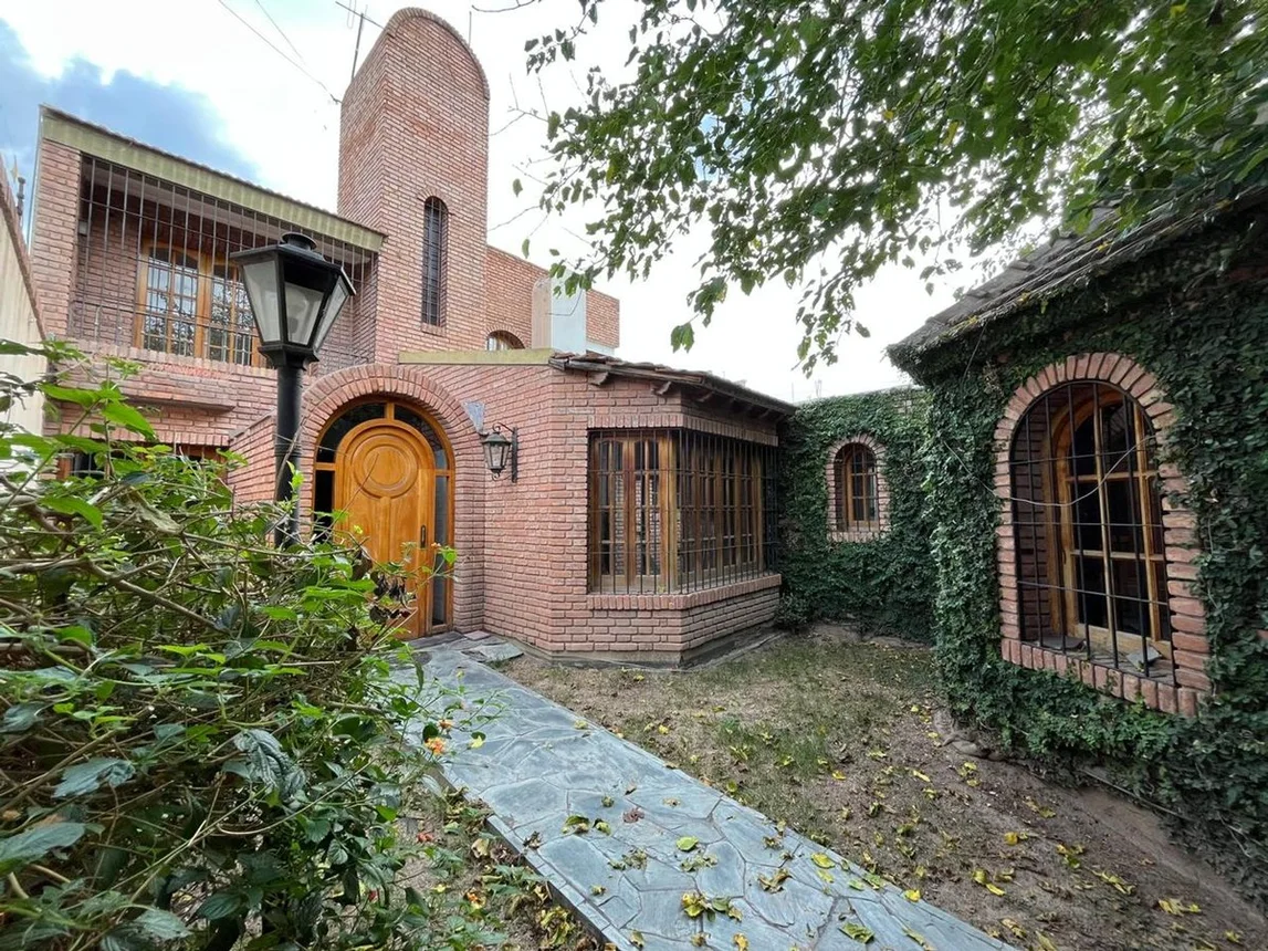 Casa en venta en Mendoza