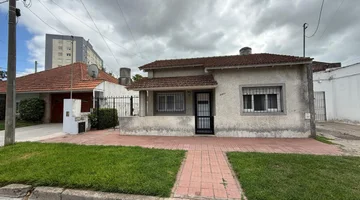 VENTA CASA A RECICLAR B. SARMIENTO
