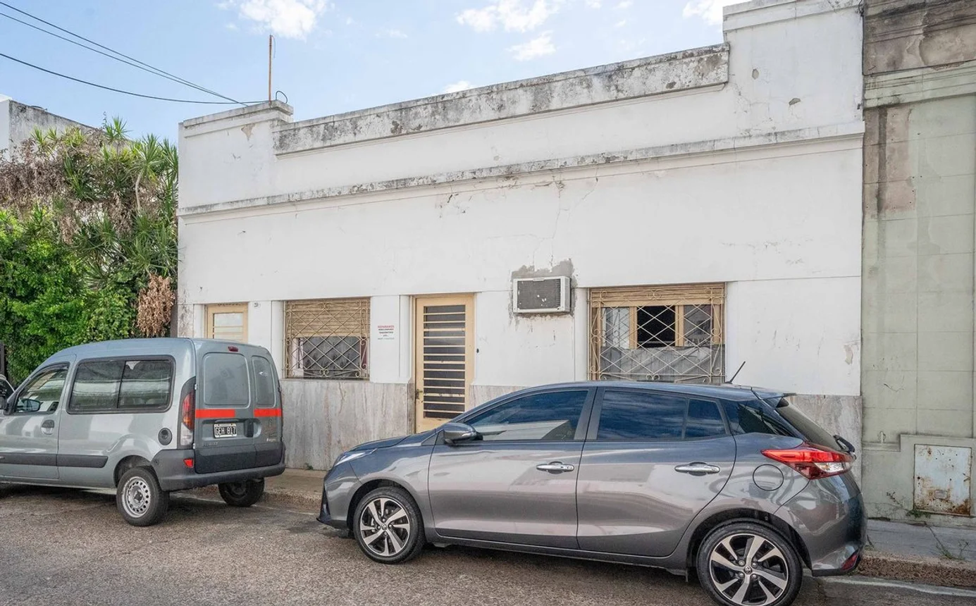 Casa de 4 ambientes en venta en Liniers, Pasaje Casco 200, foto 2