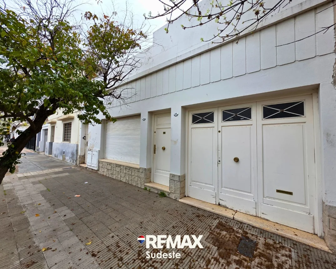 Casa de 4 ambientes en venta en Bahía Blanca, España 400