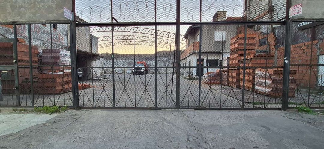 LOTE/DEPOSITO COMERCIAL AV. SAN MARTIN CASEROS