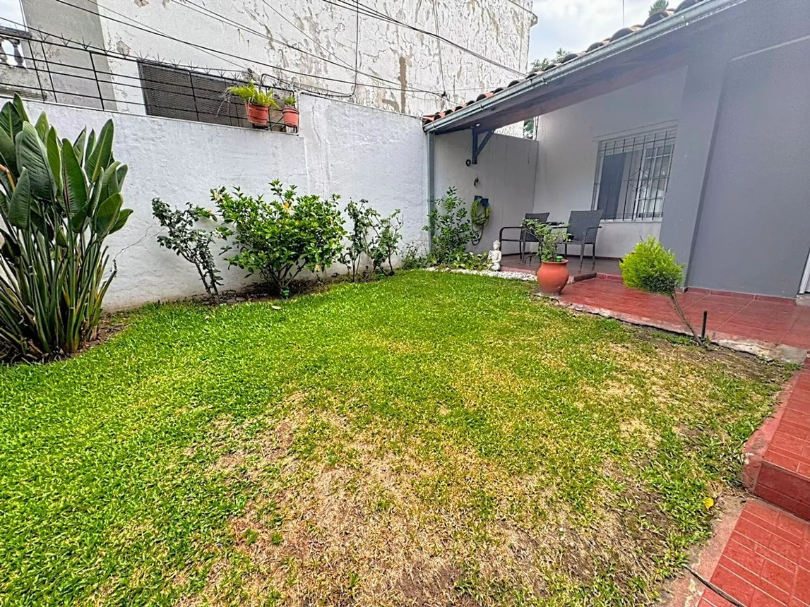 Casa en venta en Castelar, foto 2
