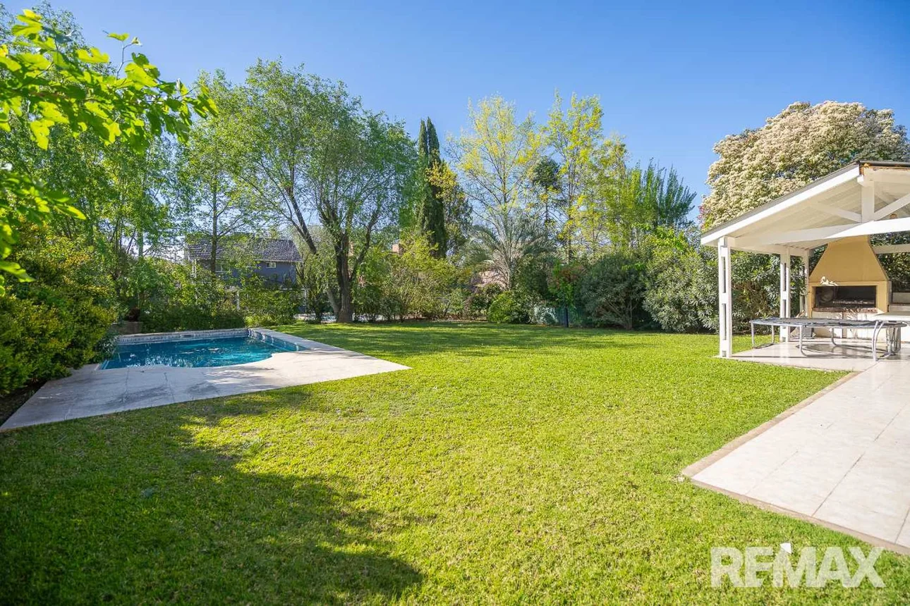 Casa de 5 ambientes en venta en Villa Rosa, Los Manzanos 2300, foto 2