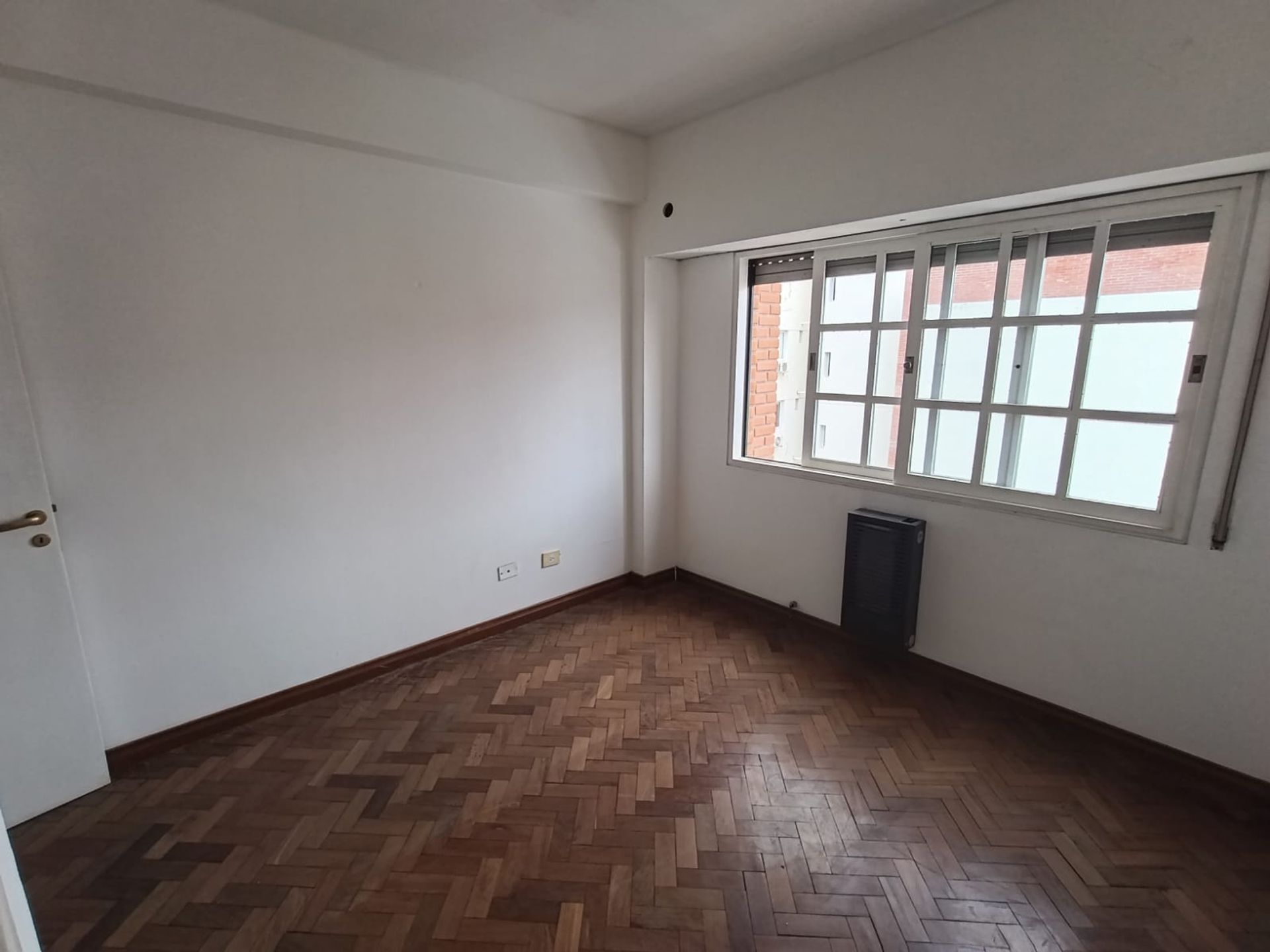 DEPARTAMENTO EN ALQUILER CON COCHERA Y BAULERA - foto 5