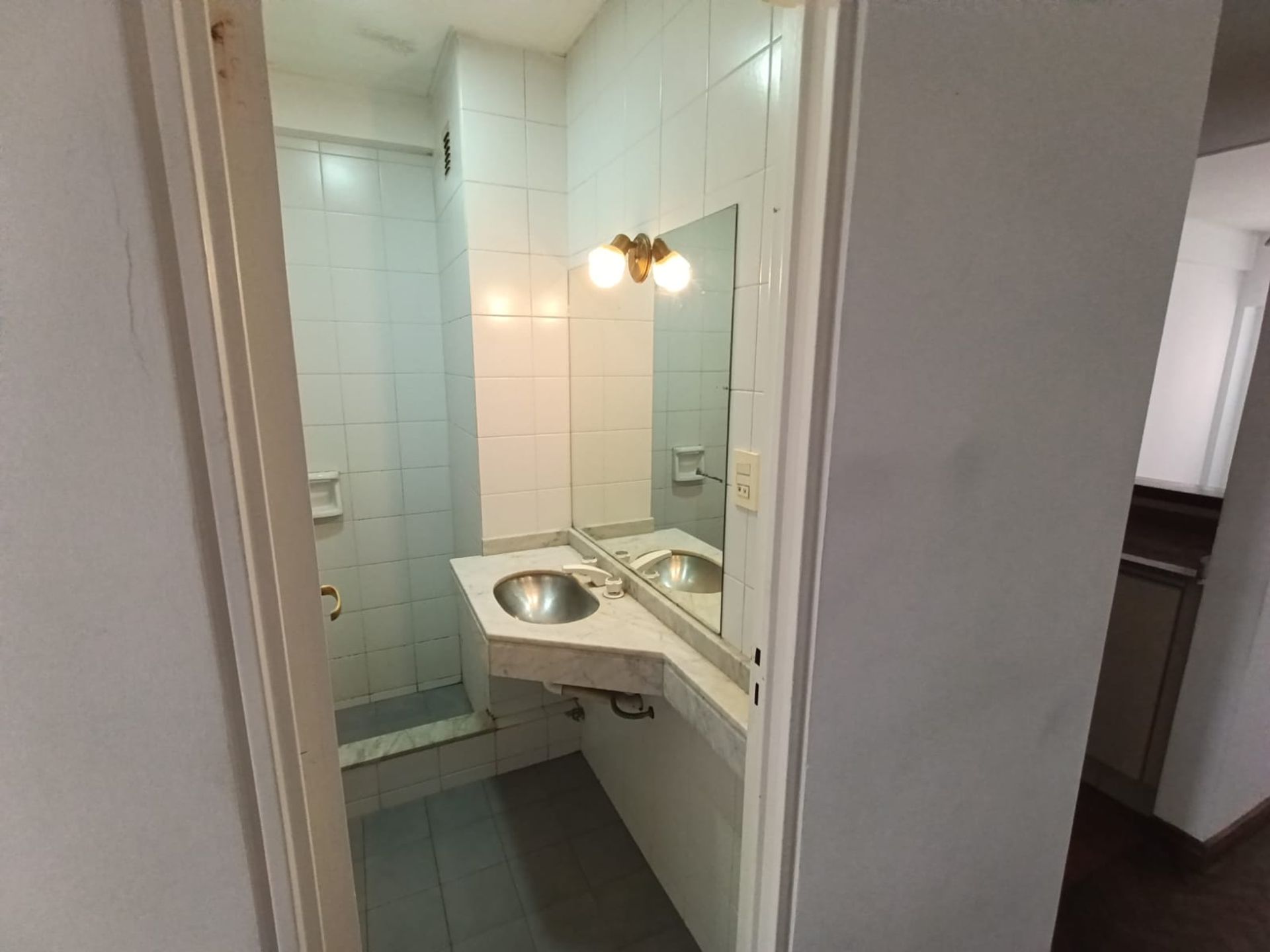 DEPARTAMENTO EN ALQUILER CON COCHERA Y BAULERA - foto 6