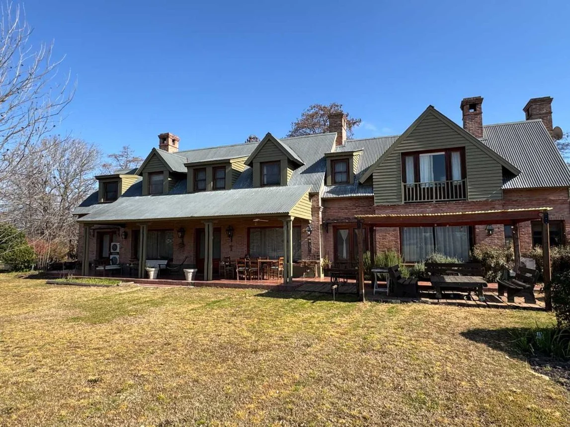 Venta casa 5 dorm. sobre cancha de polo centauros, foto 4