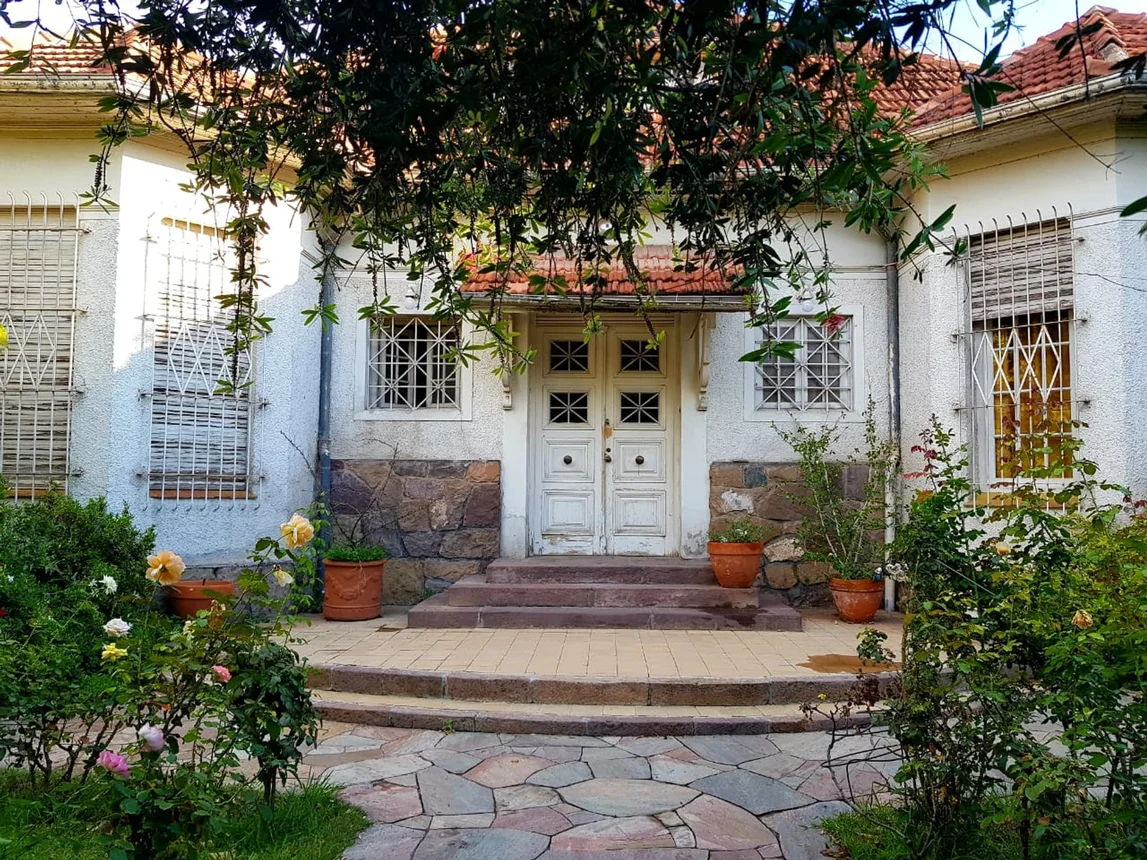 Casa tríplex de 8 ambientes en alquiler en Godoy Cruz, Biritos 0