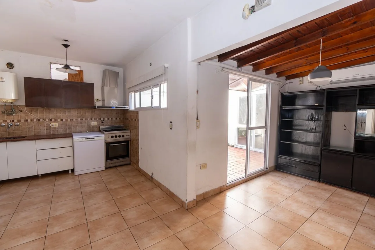 Casa en venta en La Plata, foto 2