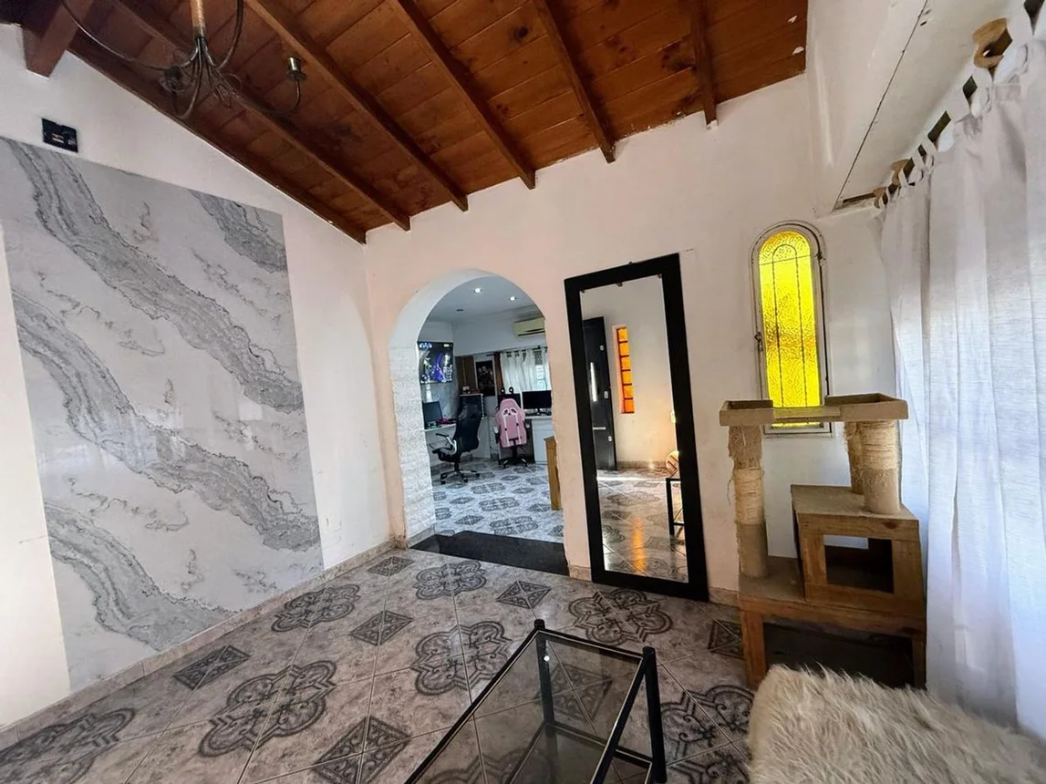 Casa en venta en Villa Luzuriaga, foto 4