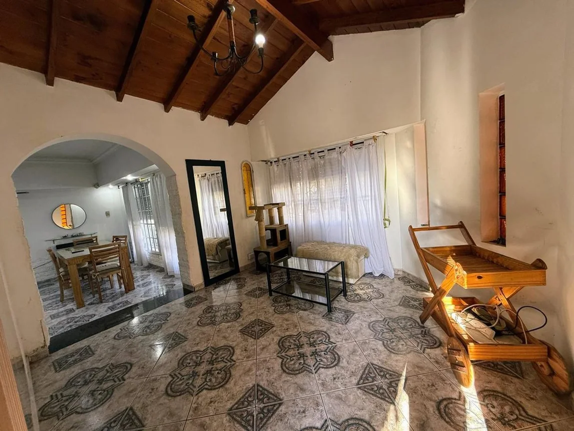 Casa en venta en Villa Luzuriaga, foto 5