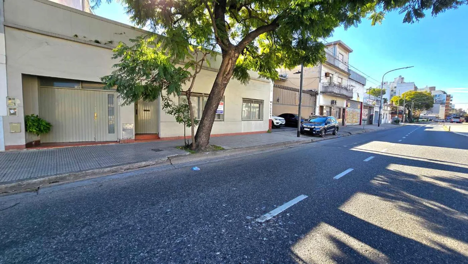 Casa de 4 ambientes en venta en Vélez Sarsfield, Avenida Juan B. Justo 7200