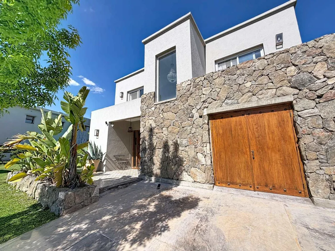 Casa de 6 ambientes en venta en Nordelta, Barrio los Carpinchos 100, foto 2