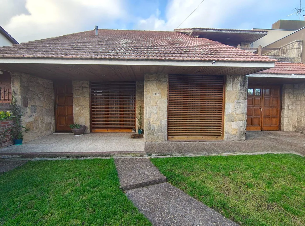 Casa de 4 ambientes en venta en Mar del Plata, García Lorca 3000