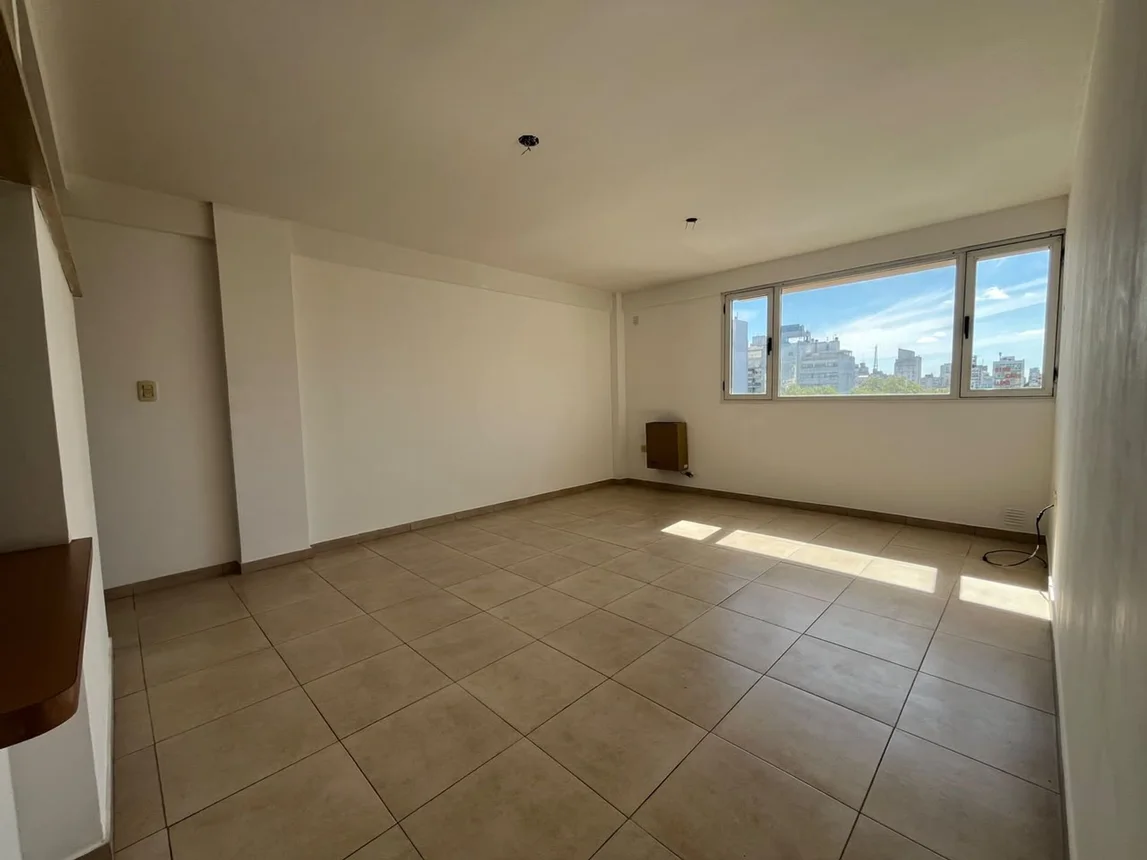 Departamento de 3 ambientes en alquiler en La Plata, Calle 61 Entre 5 y 6 500