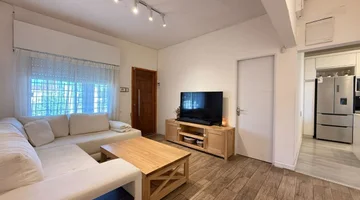 Venta casa 1 dormitorio y patio- Flor de Maroñas