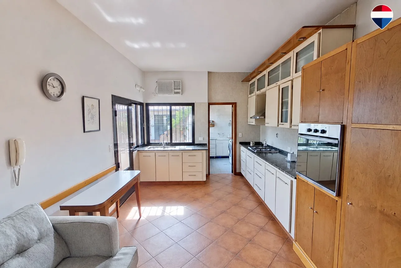 Casa de 6 ambientes en venta en Avellaneda, Mariano Moreno 4000