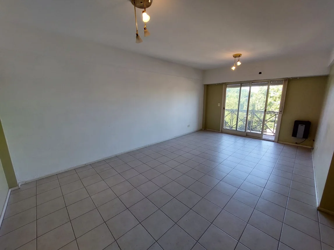Departamento de 2 ambientes en alquiler en Quilmes, Aristóbulo del Valle 600
