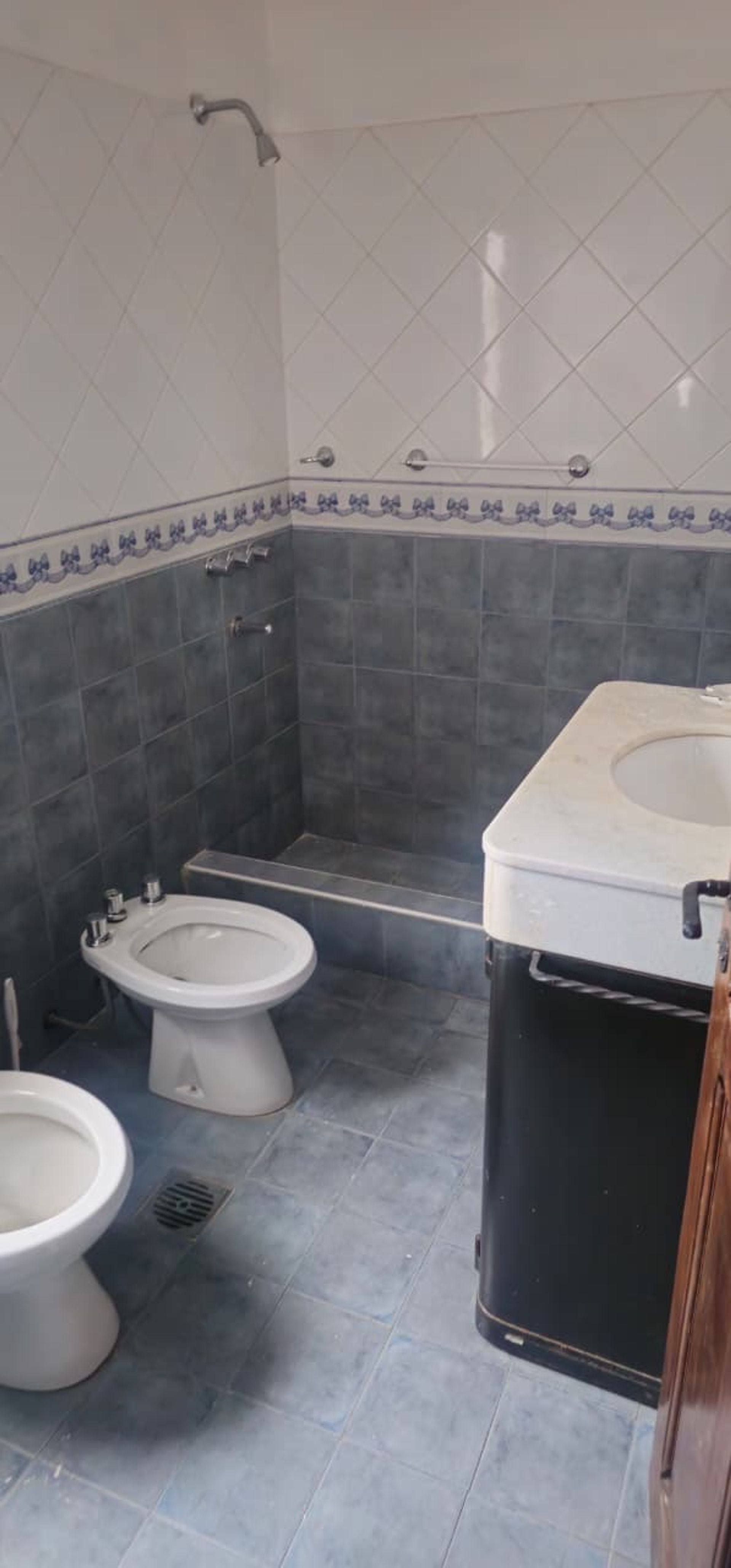 VENTA CASA CON PILETA CENTRO APTA CREDITO - foto 6