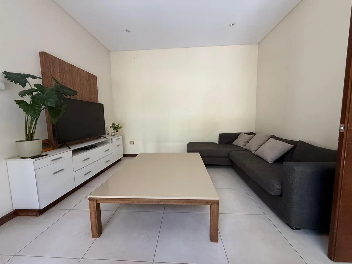 Casa de 3 habitaciones en venta. bº privado luján, foto 3