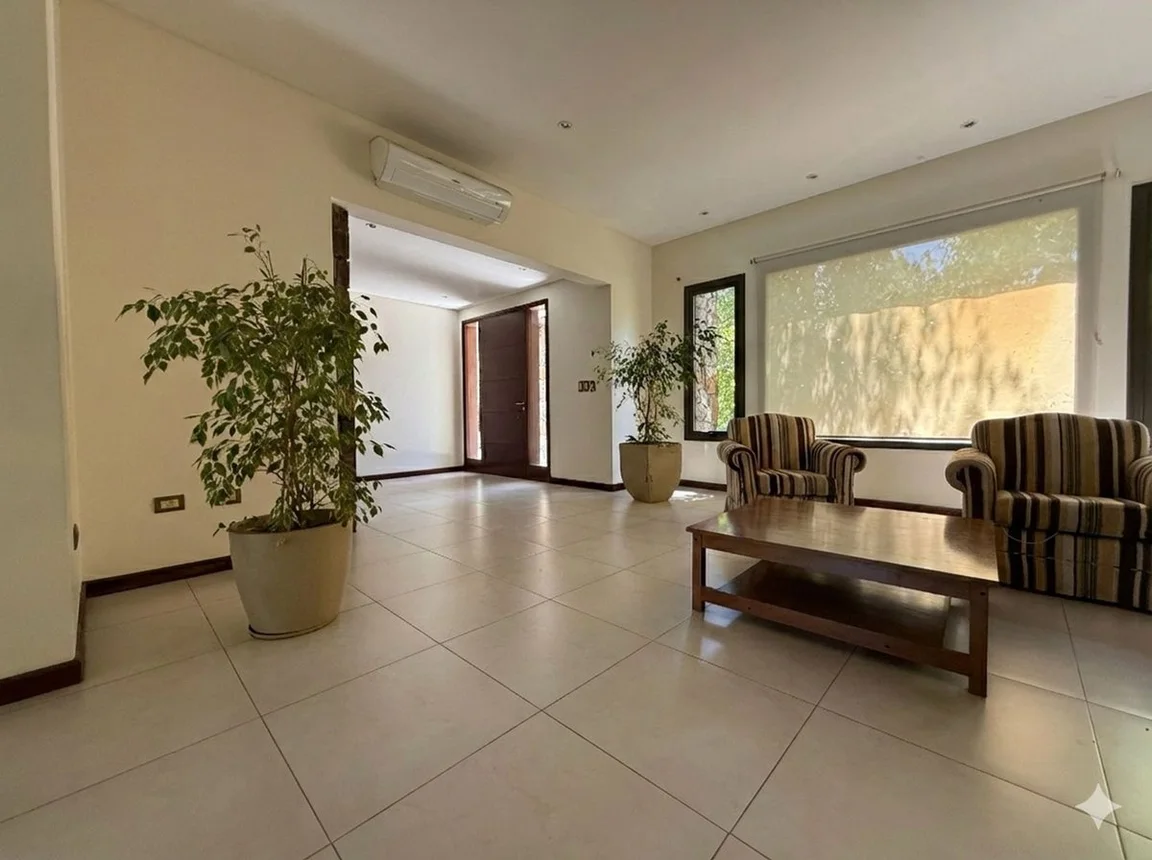 Casa de 3 habitaciones en venta. bº privado luján, foto 2