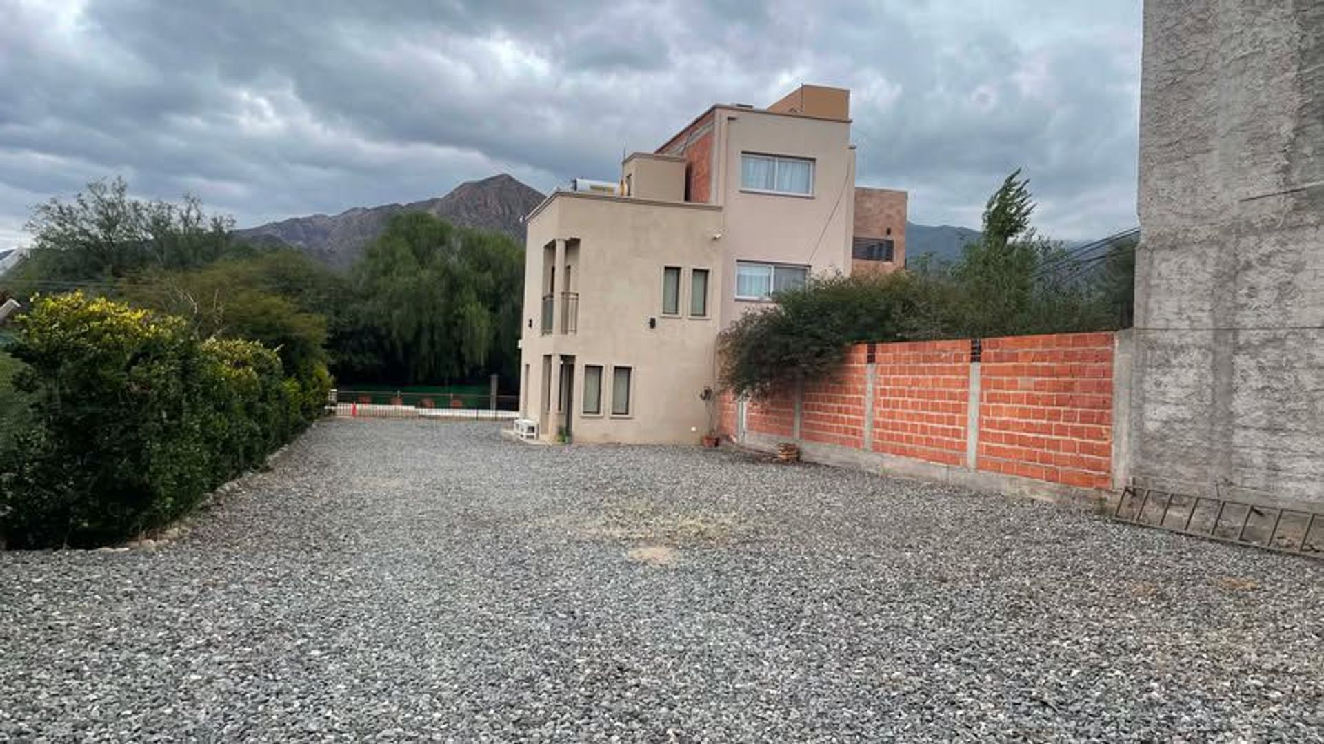 CASA EN VENTA O PERMUTA CAFAYATE CON PILETA - foto 18