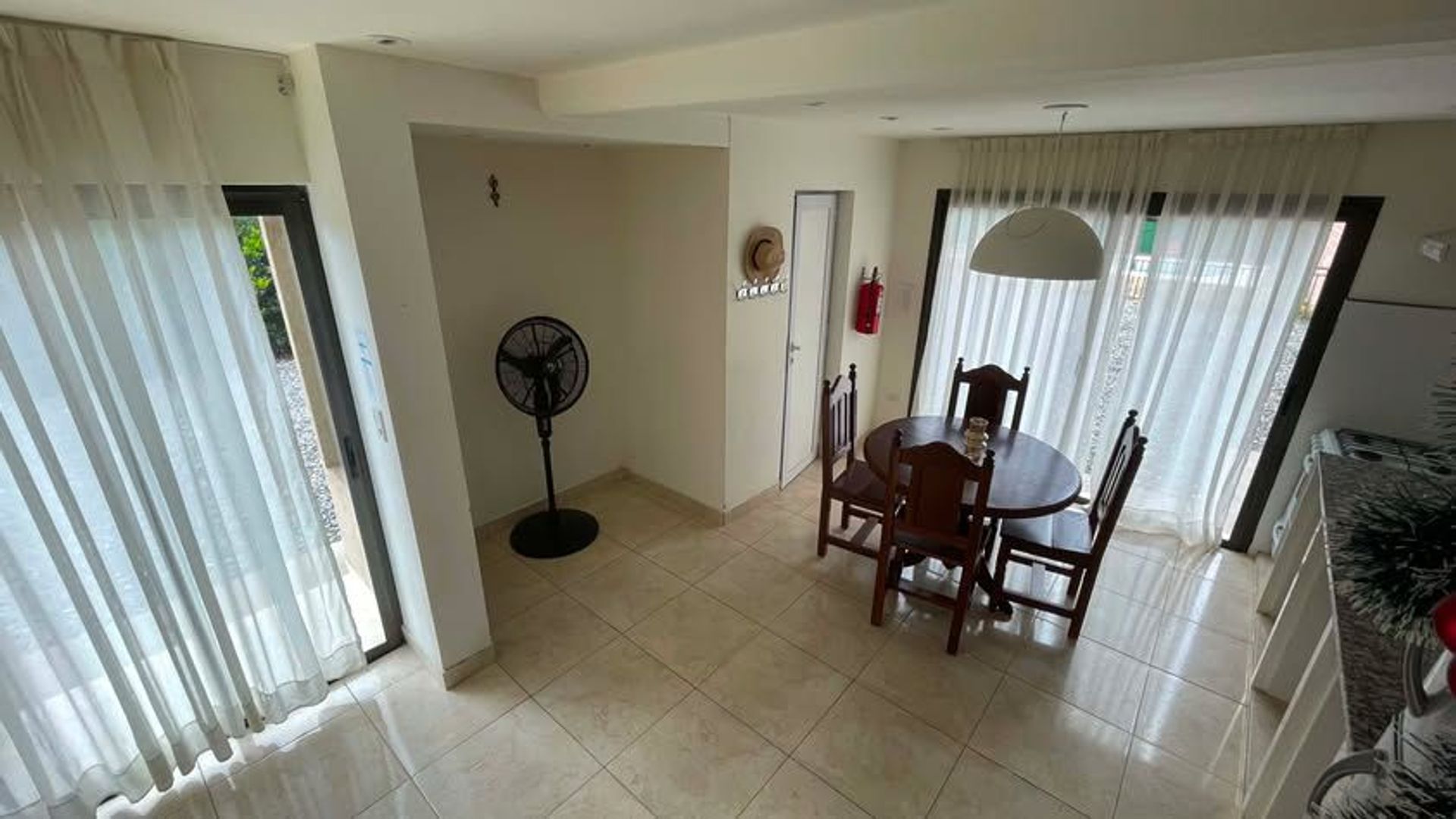 CASA EN VENTA O PERMUTA CAFAYATE CON PILETA - foto 4