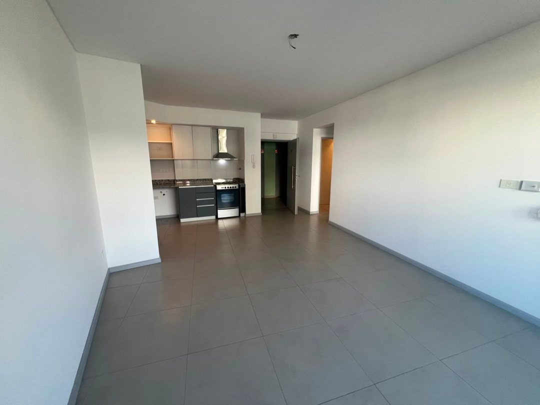 DEPARTAMENTO 2 AMBIENTES VENTA FLORES BALCON