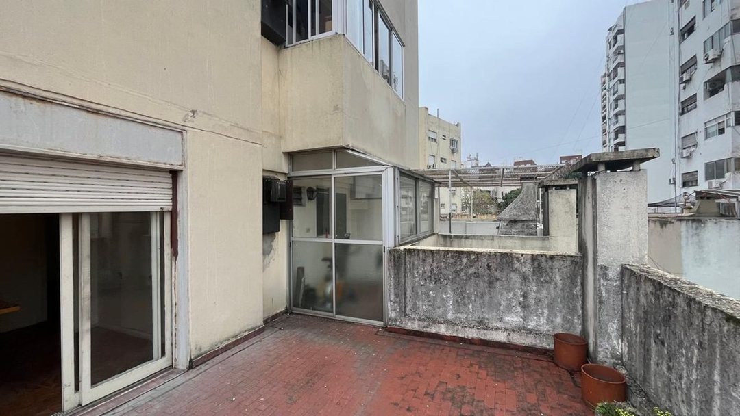 VENTA DE DEPTO 2 AMB C/PATIO ALMAGRO APTO CREDITO
