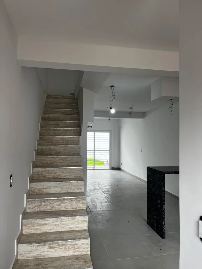 PH de 4 ambientes en venta en Castelar, Galicia 1100, foto 2
