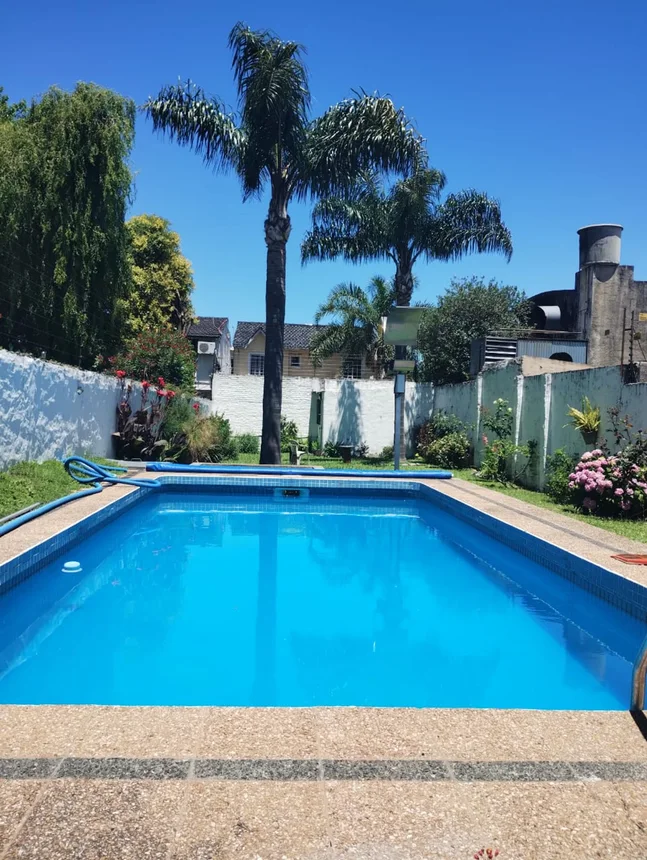 Casa en venta en Villa Luzuriaga, foto 3