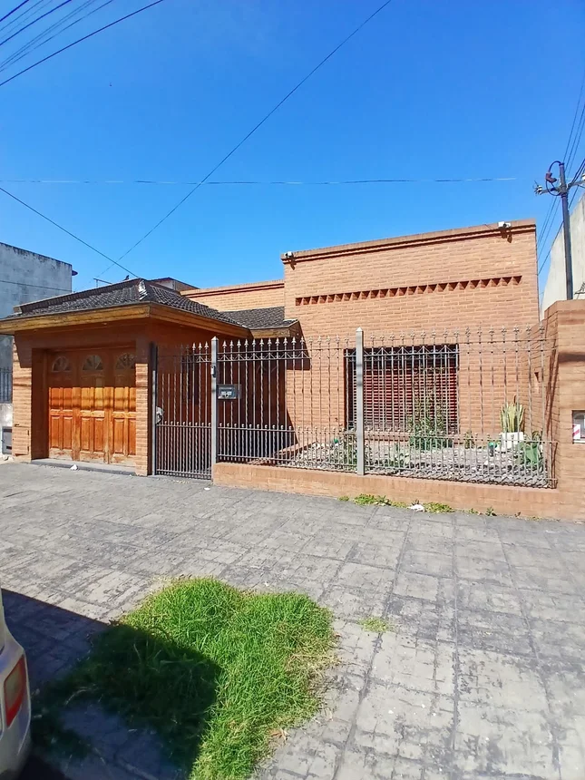 Casa de 3 ambientes en venta en Haedo, Vuelta de Obligado 1600