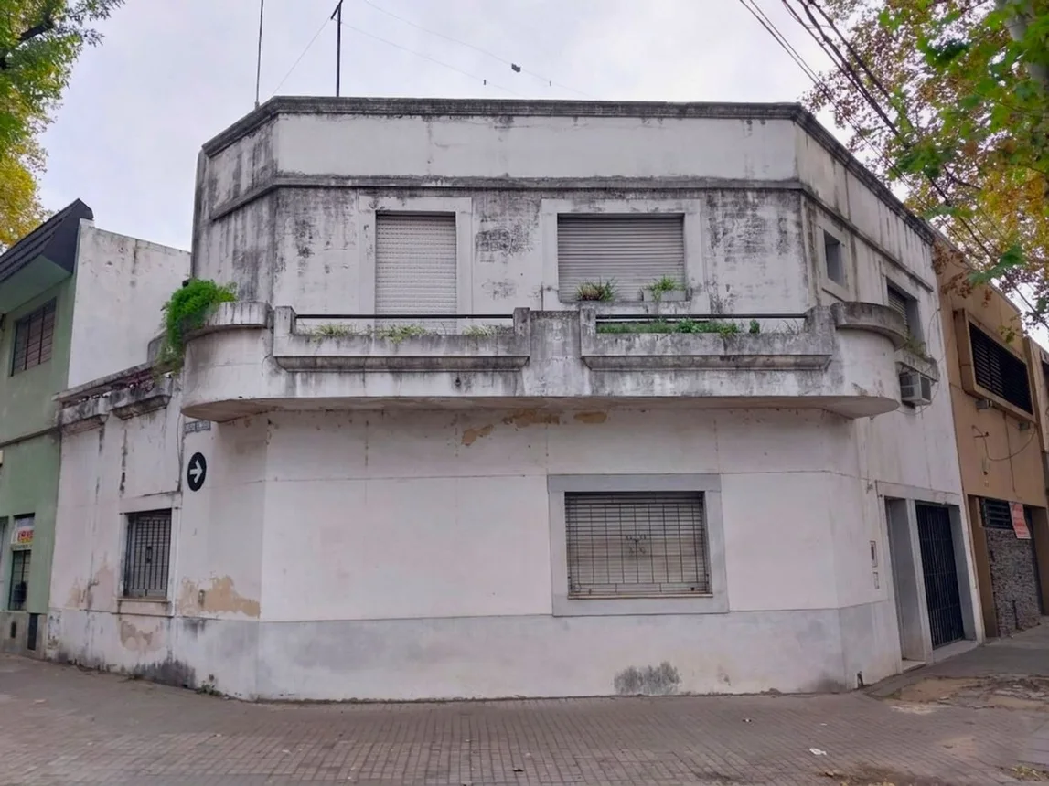 Casa de 5 ambientes en venta en Rosario, Zeballos 4200