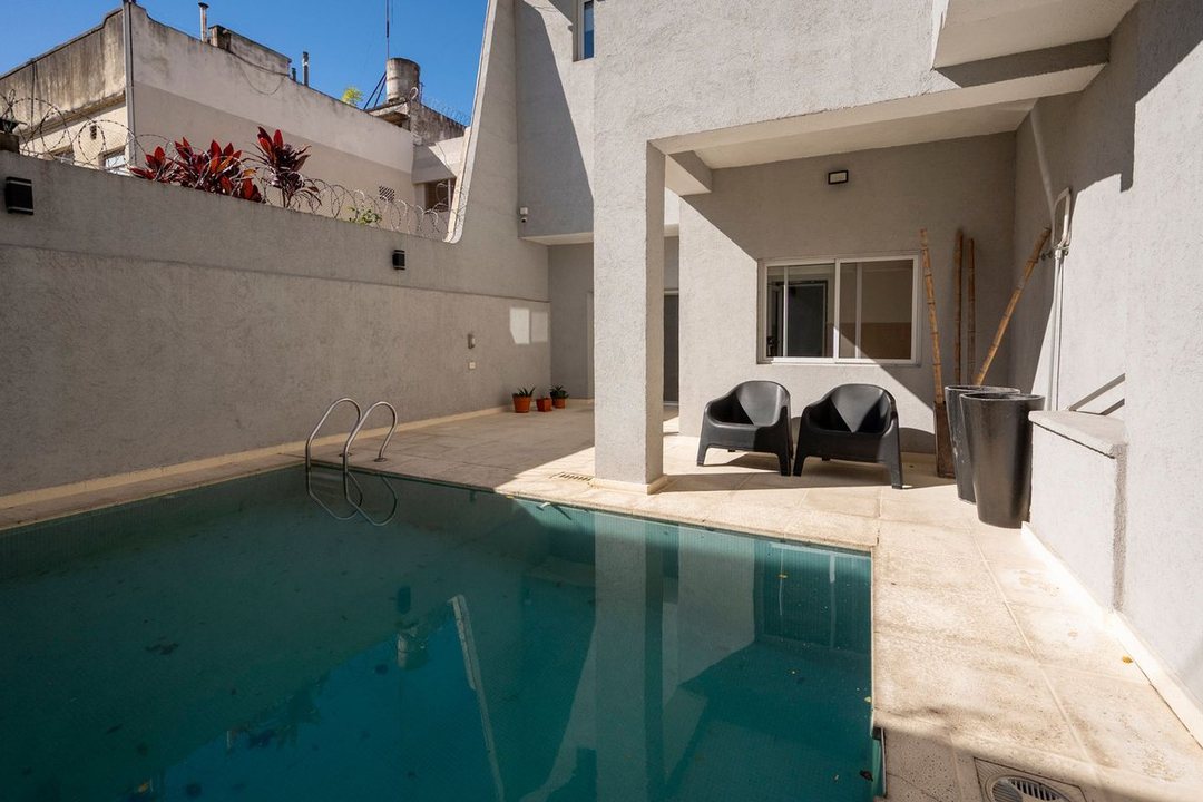 Venta Casa, 5 amb, 2 cocheras, Quincho, Pileta