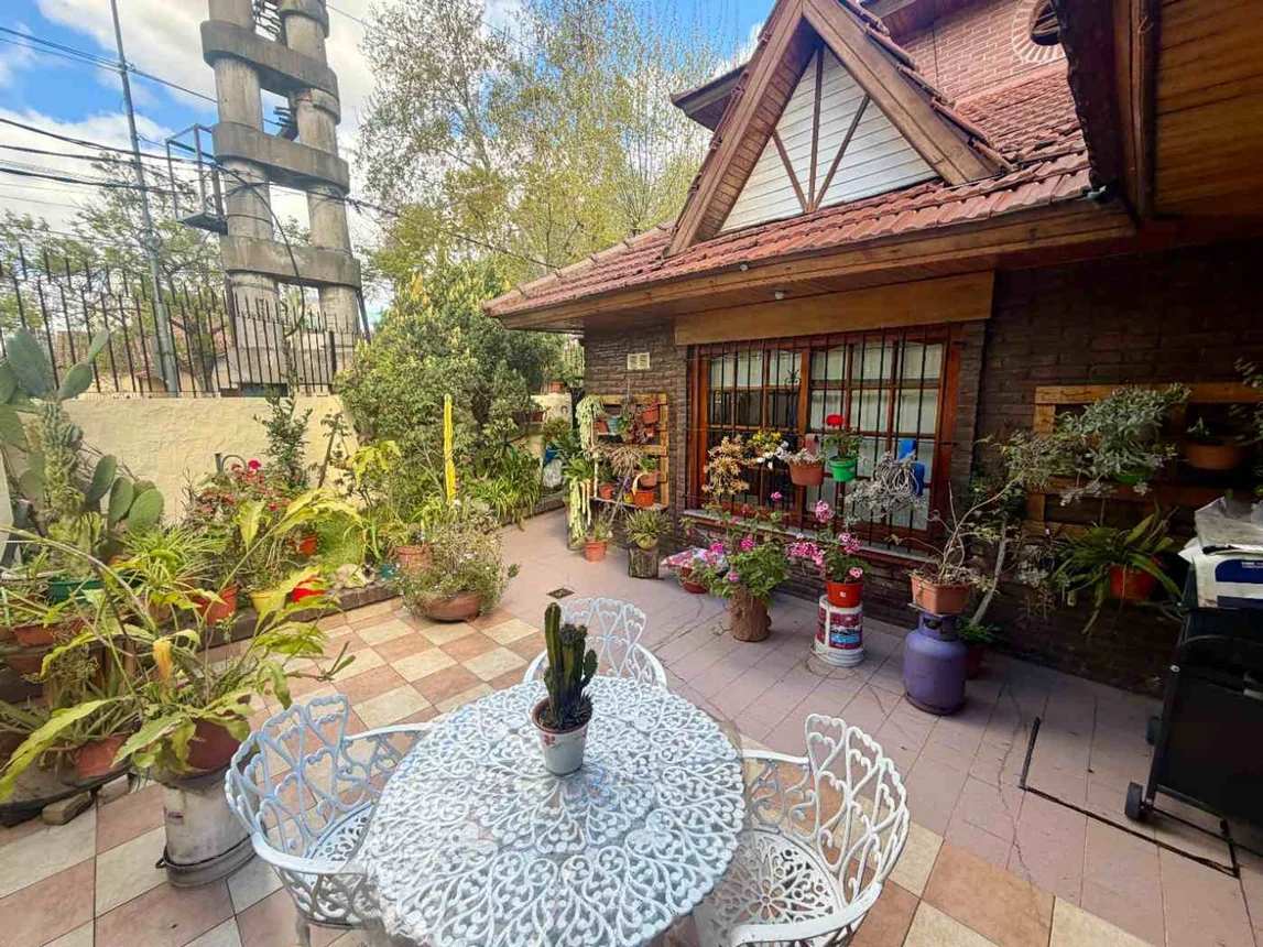 Casa de 4 ambientes en venta en Lomas de Zamora, Monseñor Piaggio 200, foto 2