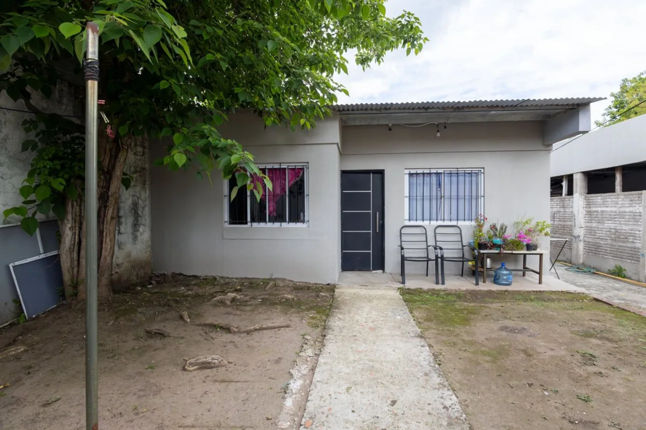 Casa dúplex de 5 ambientes en venta en Isidro Casanova, Peribebuy 5400, foto 3