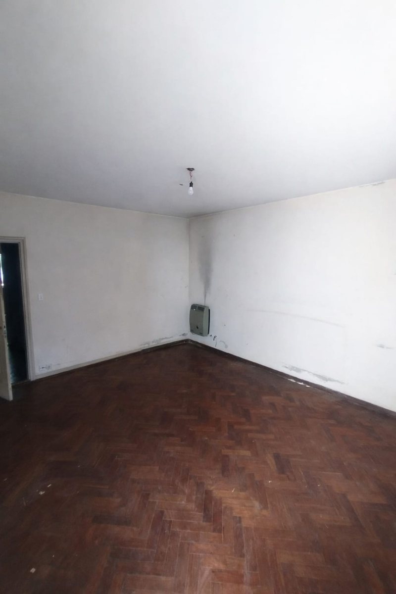 CASA VENTA A RECICLAR MACROCENTRO 3 DORM - foto 2