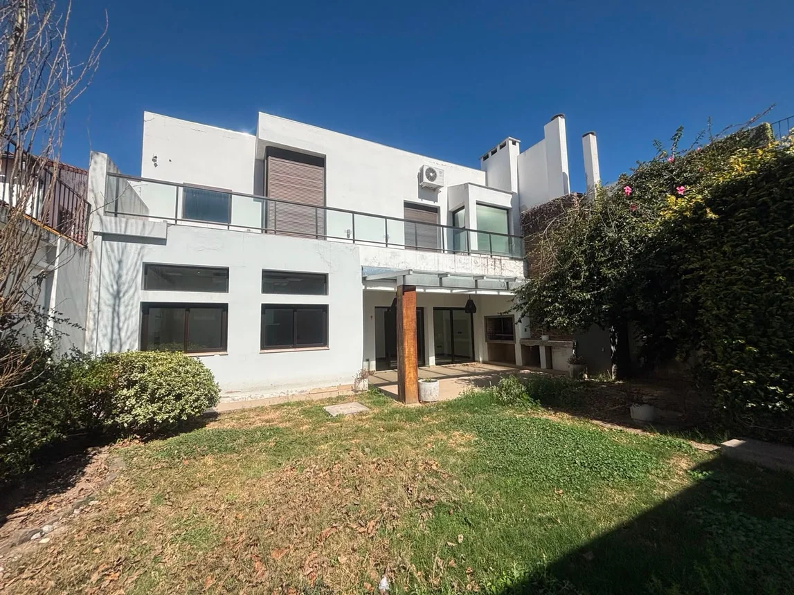 Casa de 6 ambientes en alquiler en Salta, Centro. Mollinedo 400, foto 2