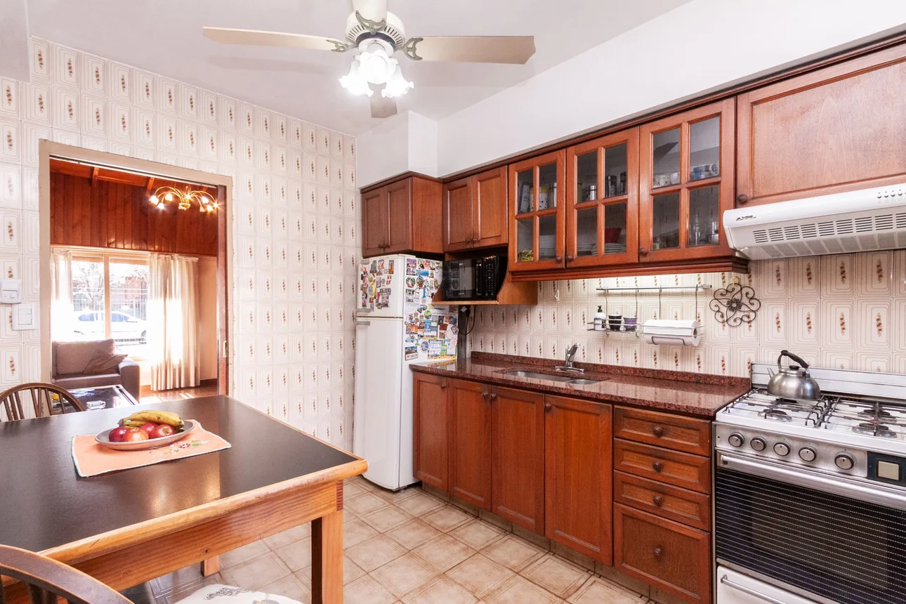 Casa de 4 ambientes en venta en Lomas de Zamora, Pedro Ignacio Rivera 900, foto 3