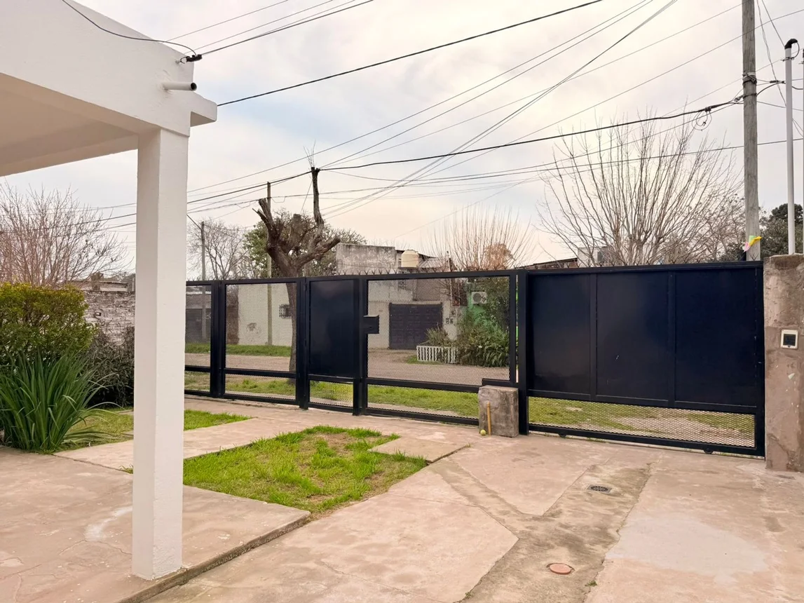 Casa en venta en Ituzaingó, foto 2