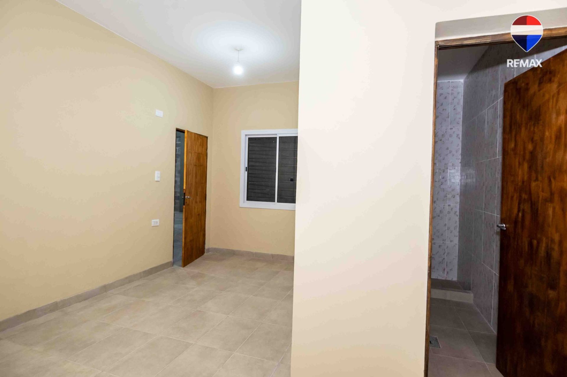 GALPON A ESTRENAR EN ALQUILER 140 M2 ZONA SUR - foto 5