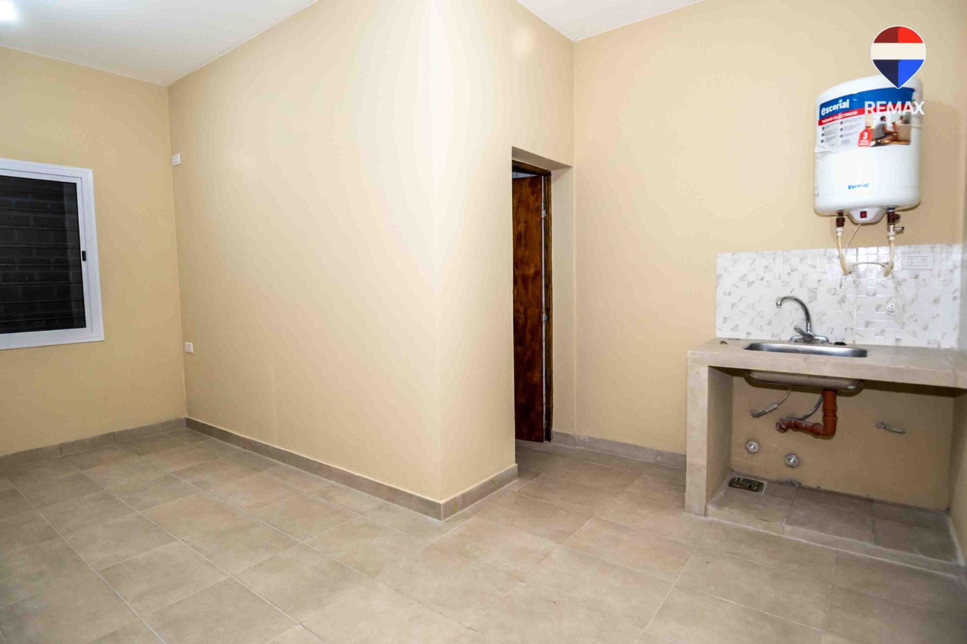 GALPON A ESTRENAR EN ALQUILER 140 M2 ZONA SUR - foto 4