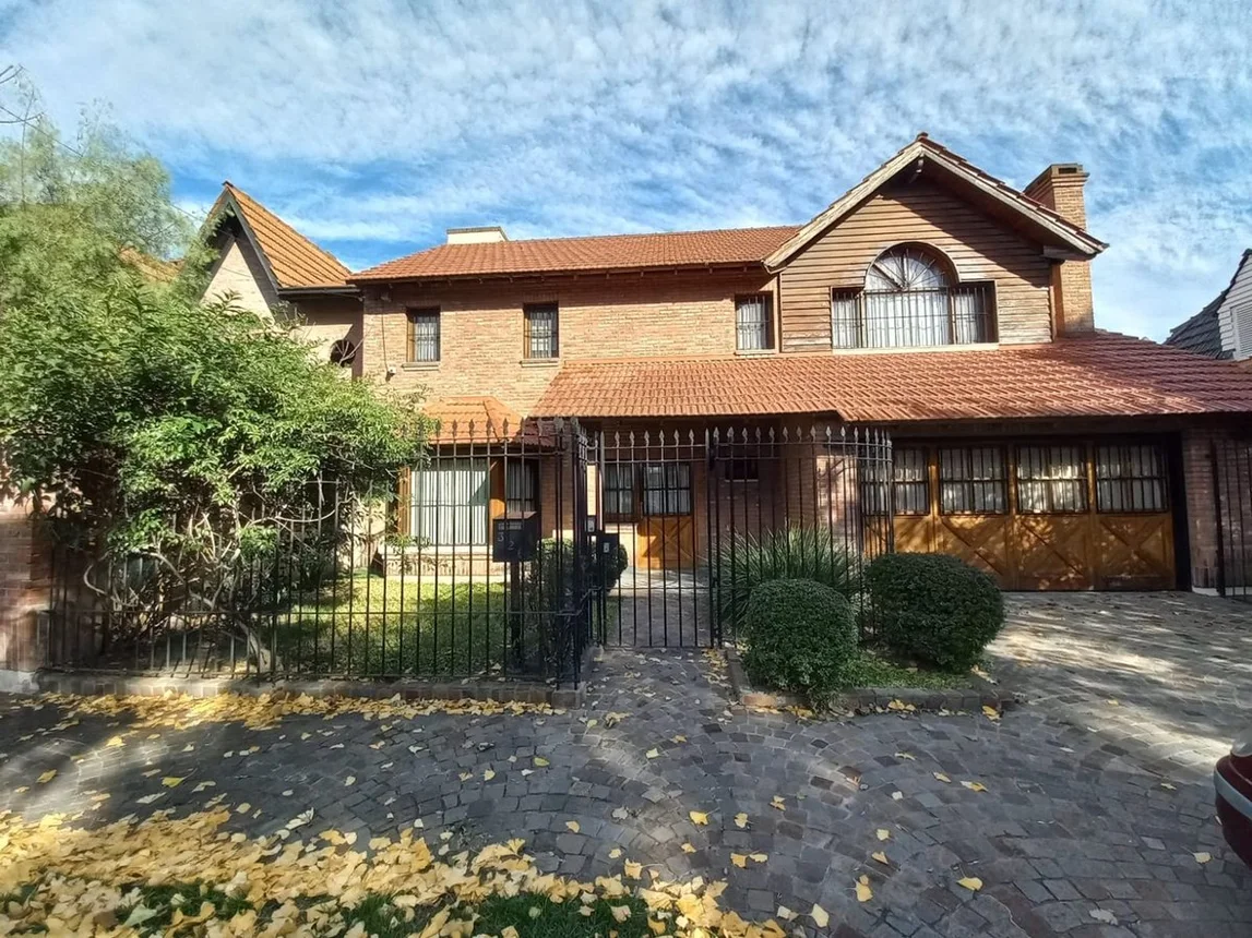 Casa de 4 ambientes en venta en Ituzaingó, Capitán Rodríguez Flores 300