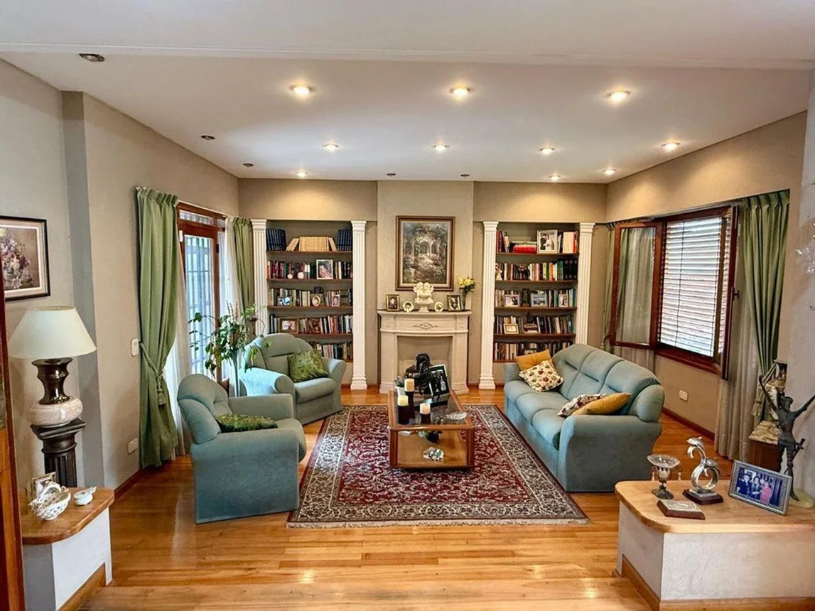 Casa de 6 ambientes en venta en Villa Luzuriaga, Perito Moreno 2300, foto 5