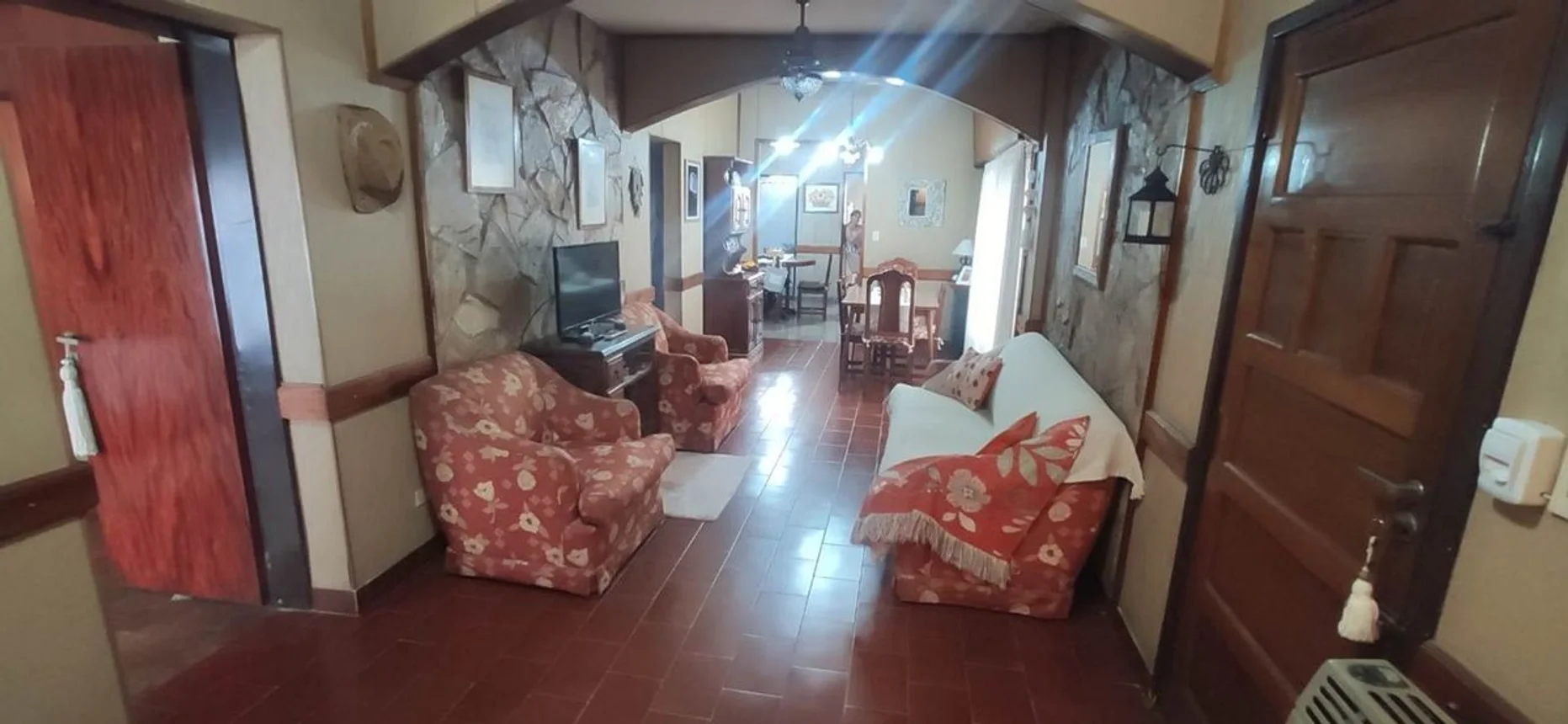 Casa de 4 ambientes en venta en Sarandí, Villegas 2500