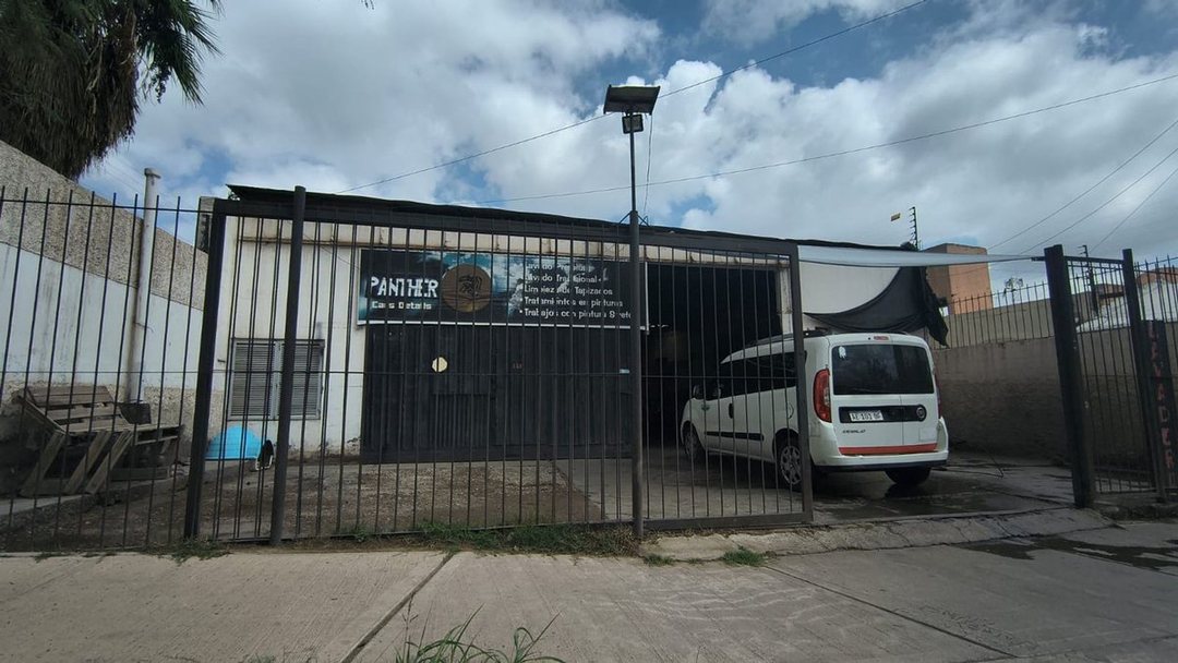 GALPON CON OFICINA Y CASA