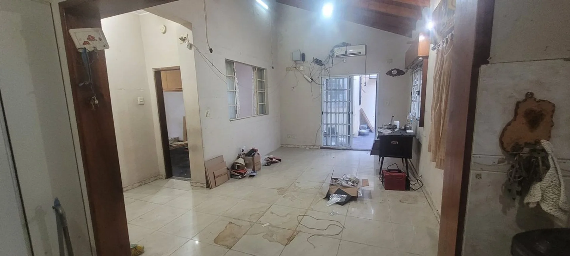 Casa de 4 ambientes en venta en Caseros, Escultor Santiago Parodi 4000, foto 3
